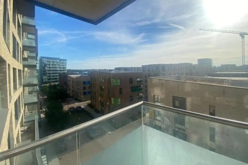 Cozy London Apartment Retreat Next to the 02 — забронировать отель в Лондоне