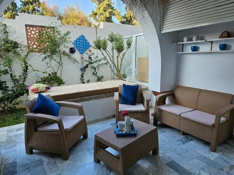 Villa Jasmin Super Equipped Apartment With Garden, Swimming Pool, Sea — отель с удобным расположением в Хаммамете