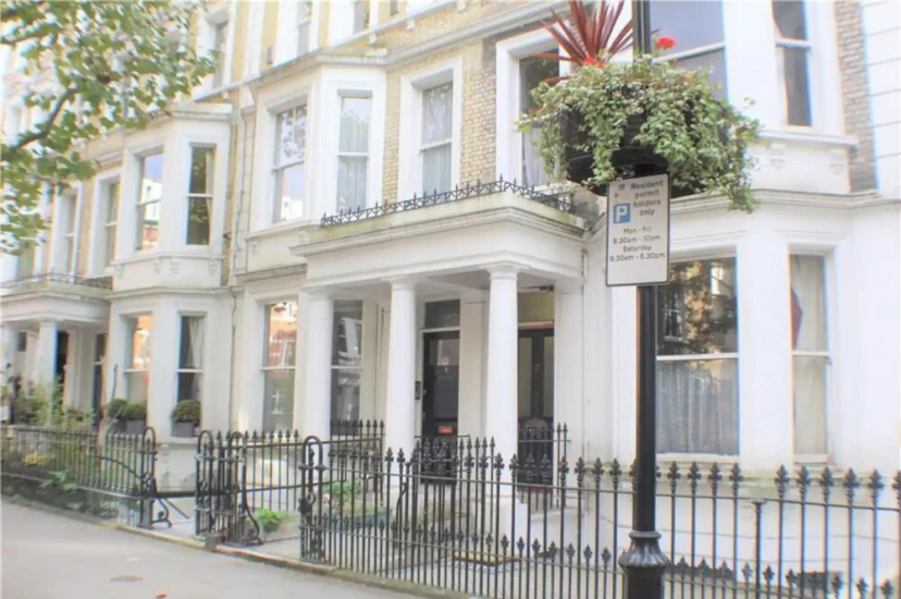 Цены на Bright and Modern 2 Bedroom Apartment in Earl's Court в Лондоне