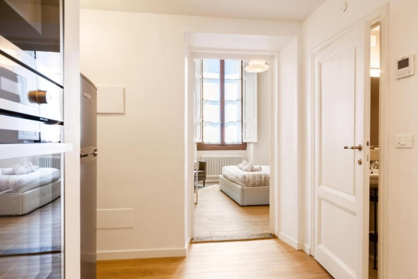 I Renai - Ponte delle Grazie Modern Apartment — отель с удобным расположением в Флоренции