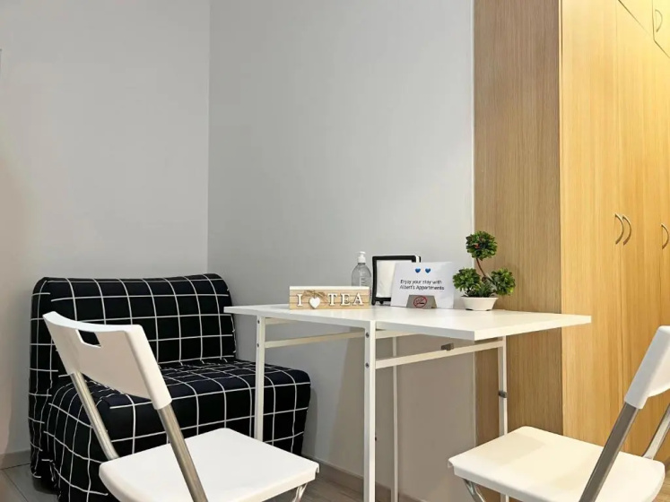 Albert's apartment Center 101 — отель в Ларнака, Кипр