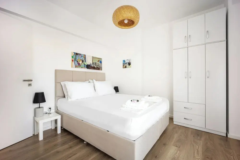 Cozy 2BR Near Metro Acropolis View — отель в Афины, Греция