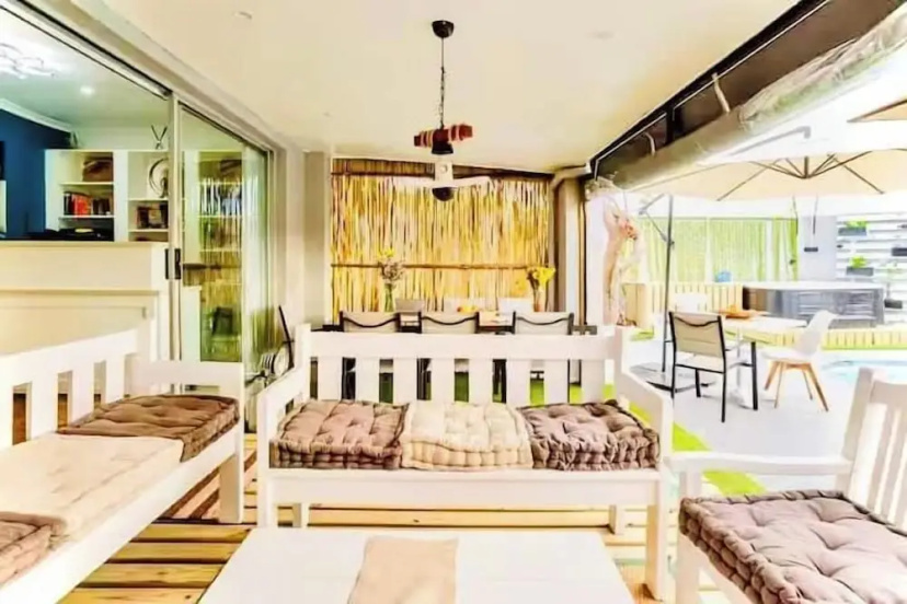 Caline VIP Mews 3 — отель в Кейптауне, Южноафриканская Республика