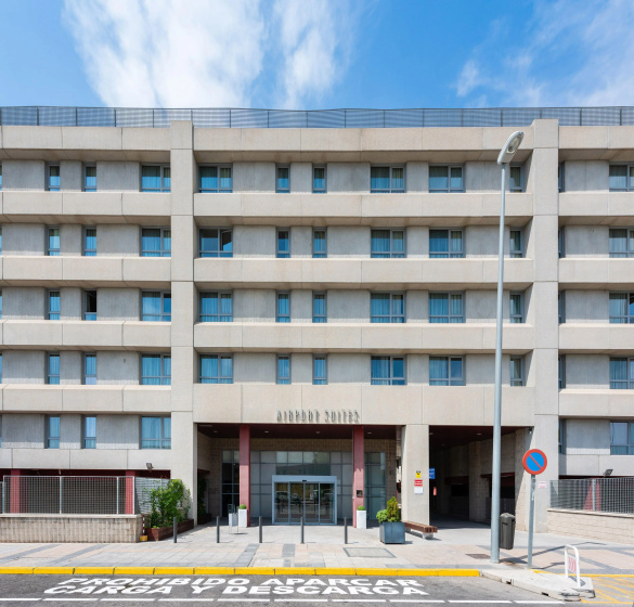 Apartamentos Madrid Airport, Affiliated by Meliá — комфортный отель в Мадриде