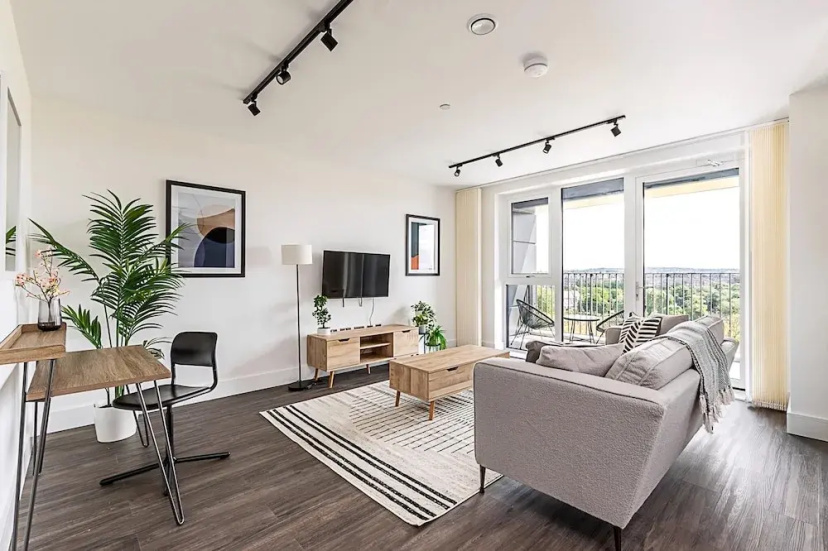 Stunning Studio Apartment — отель с удобным расположением в Лондоне