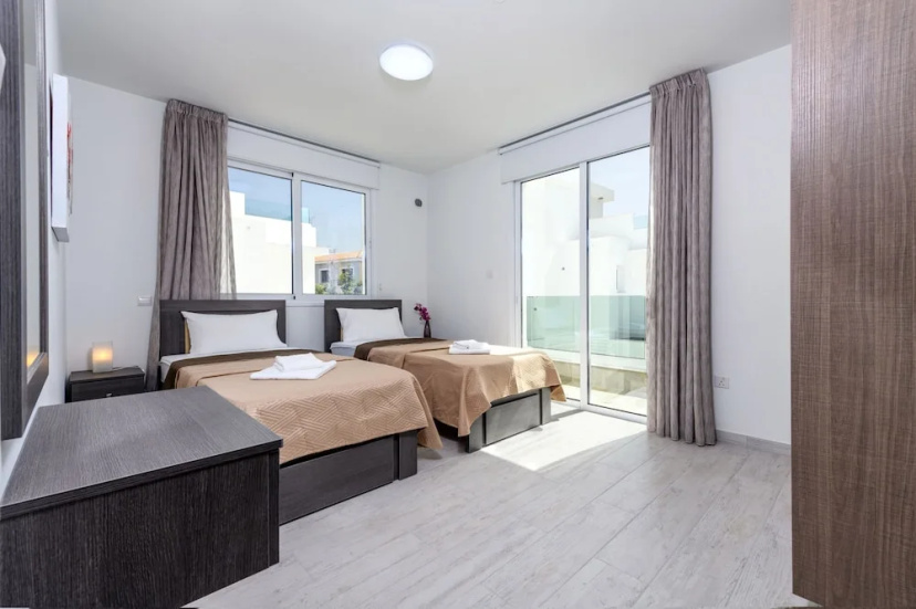 Цены на Green Bay Villa 17 in Protaras в Протарас