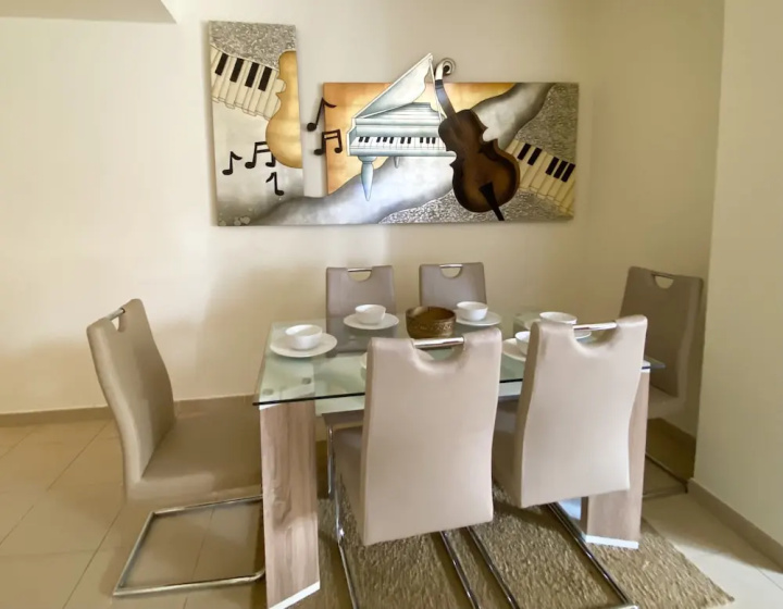 Modern 2BR Apartment with views close to JBR Beach — отель в Дубае, Объединенные Арабские Эмираты