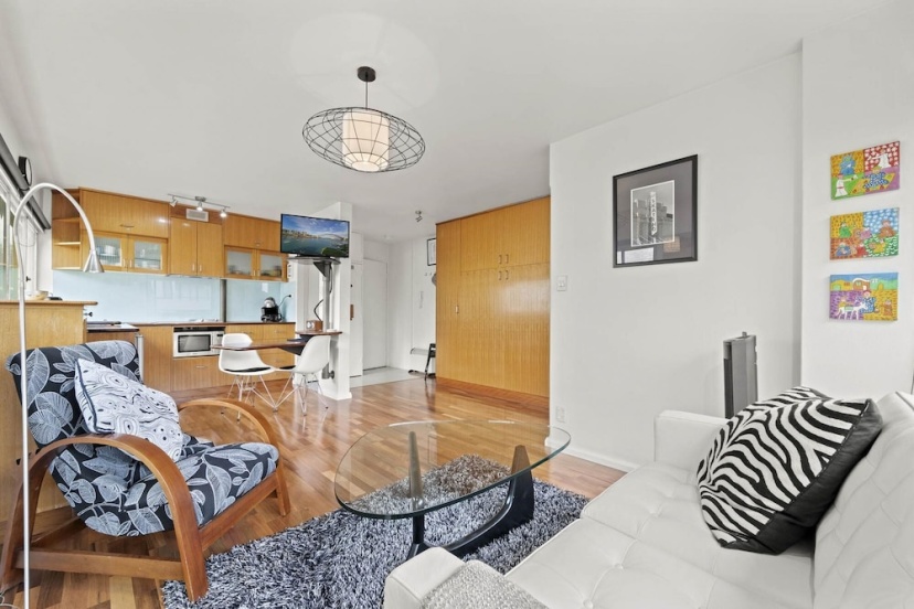 Цены на Heart Of The City Minutes From Macleay Street в Сиднее