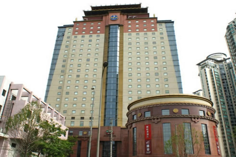Courtyard by Marriott Shanghai Xujiahui — забронировать отель в Шанхае