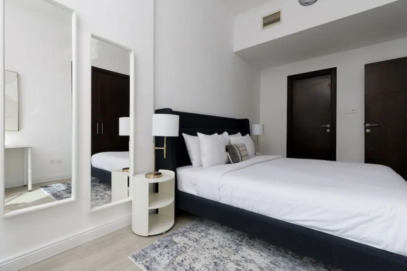 Maison Privee - Modern Urban Retreat in the Heart of Dubai Marina — забронировать отель в Дубае
