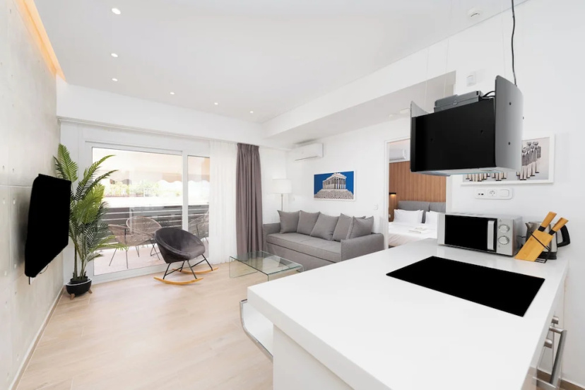 Stylish 1-Bedroom in the center, 4mins walk to Syntagma Square — забронировать отель в Афины