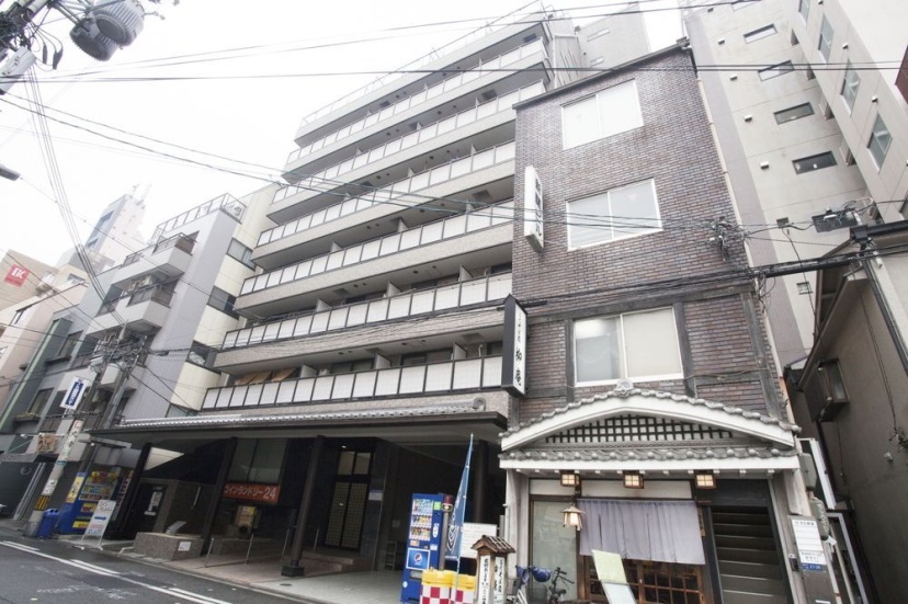 Shinsaibashi Elegant Apartment — отель с удобствами в Осаке