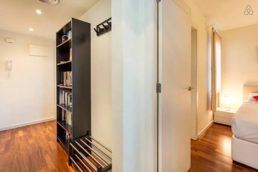 Luxurious 3 Bedroom Flat & Terrace in Sants 3 — отель в Барселоне, Испания