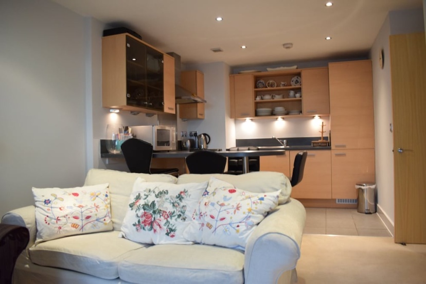 Modern 2 Bedroom Apartment Near Chelsea Harbour With Balcony — отзывы гостей и цены