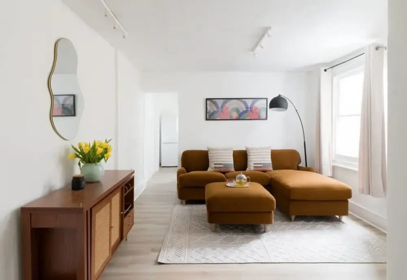 Brook Green Stylish 2 bed — отель с удобным расположением в Лондоне