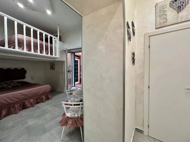 Цены на Roila House в Неаполе