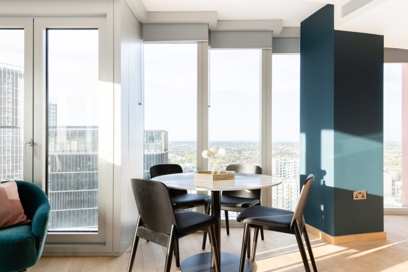 Цены на The Stratford Escape - Modern & Bright 2BDR Loft with Amazing Views в Лондоне