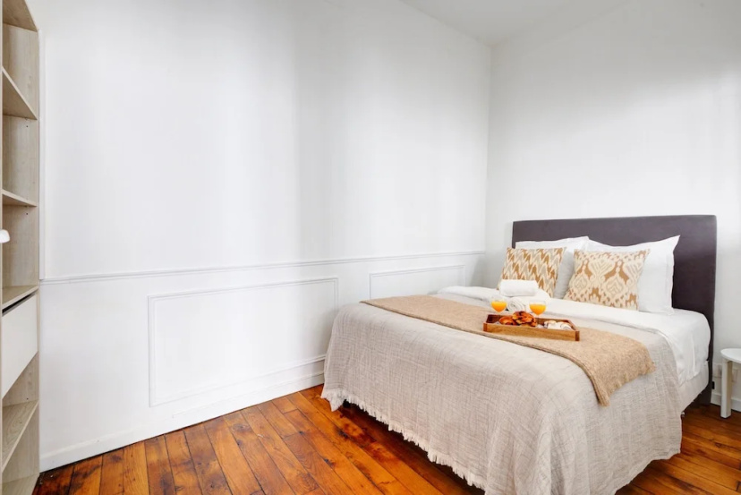Charming 1BR near Notre Dame — отель с удобным расположением в Париже