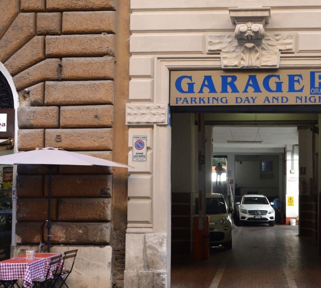 MICLAD BeB Colosseum Guest House — отель в Риме, Италия