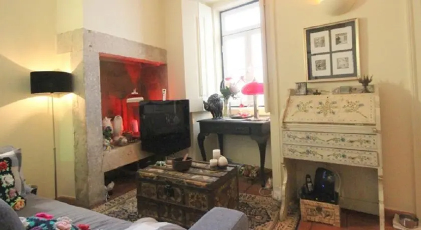 Romantic Central Flat Lisbon — отель с удобным расположением в Лиссабоне