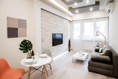 New Luxury Apartment In The Center With Ac — отель с удобным расположением в Будапеште