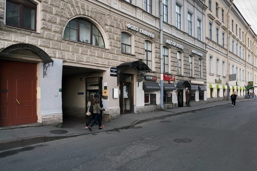 Friends Apartment Bol. Konushennaya 1.1 — отель с удобным расположением в Санкт-Петербурге