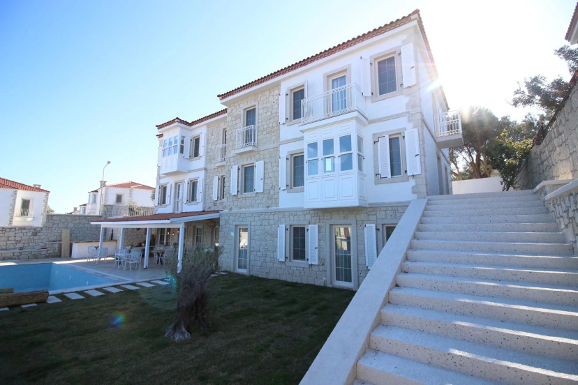 Peremere Alacati Hotel — забронировать отель в Чешме