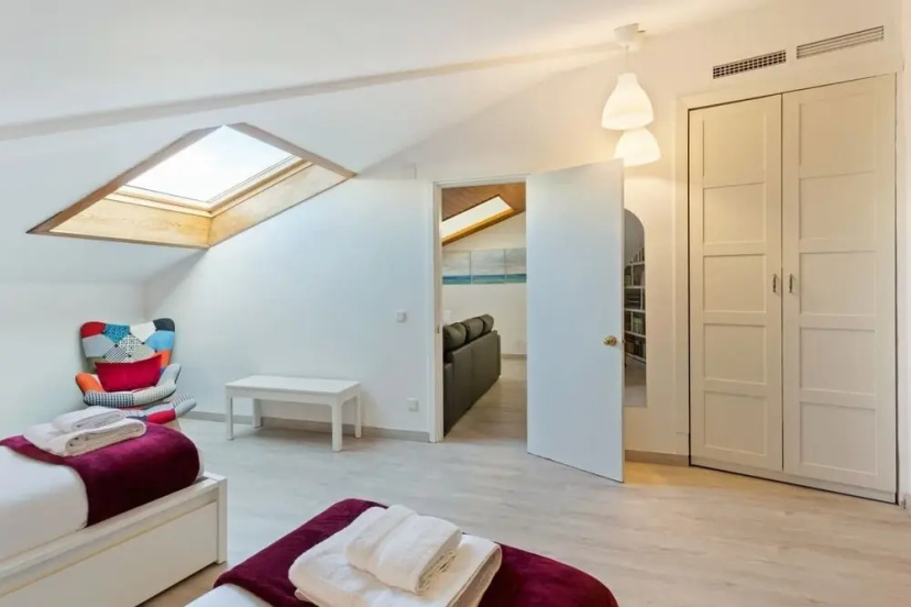 Bright & Modern 1-bedroom Apartment in Centro — отель с удобным расположением в Мадриде