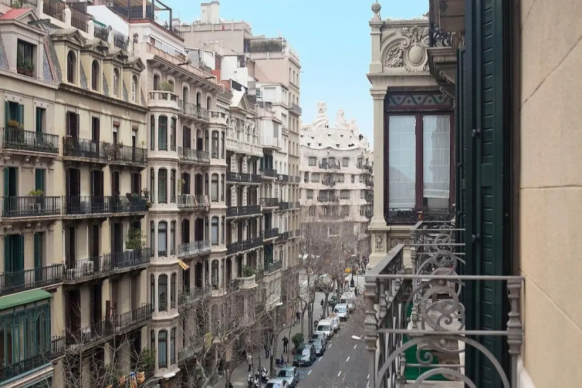 Look Barcelona Apartments 3 — отель в Барселоне, Испания