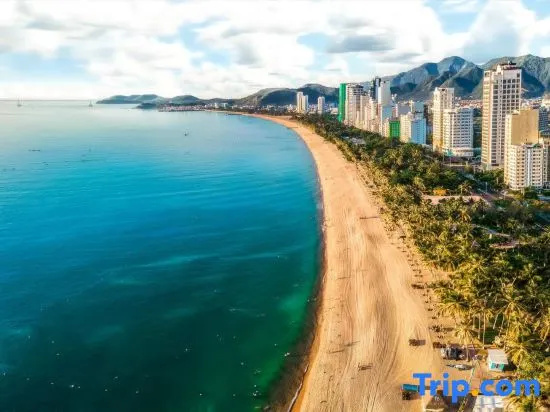 M-Ocean Panorama Nha Trang Apartment by SanVilla — отель с удобным расположением в Нячанге
