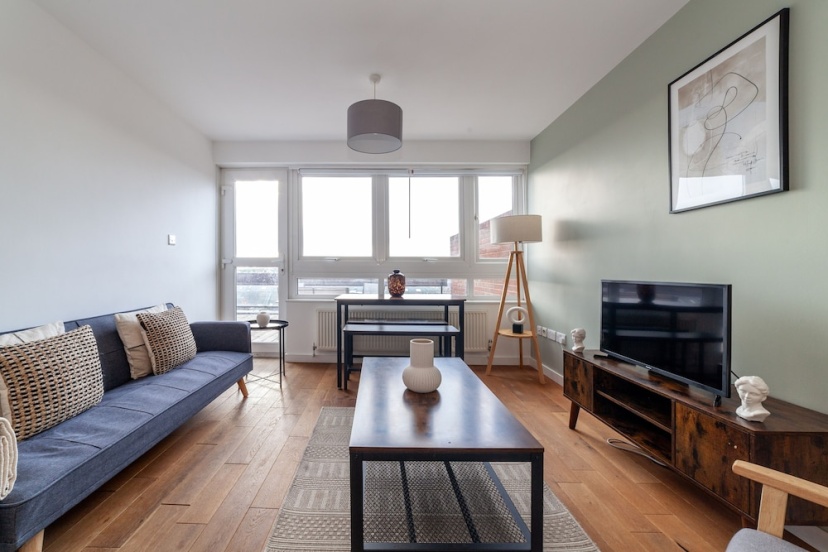 High-End 2 Bed Flat near Westfield London — отель с удобным расположением в Лондоне