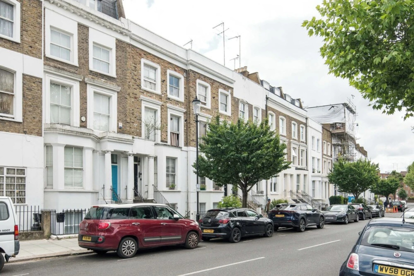 Elegant 2BD Flat near Portobello Rd with Balcony — отель с удобствами в Лондоне