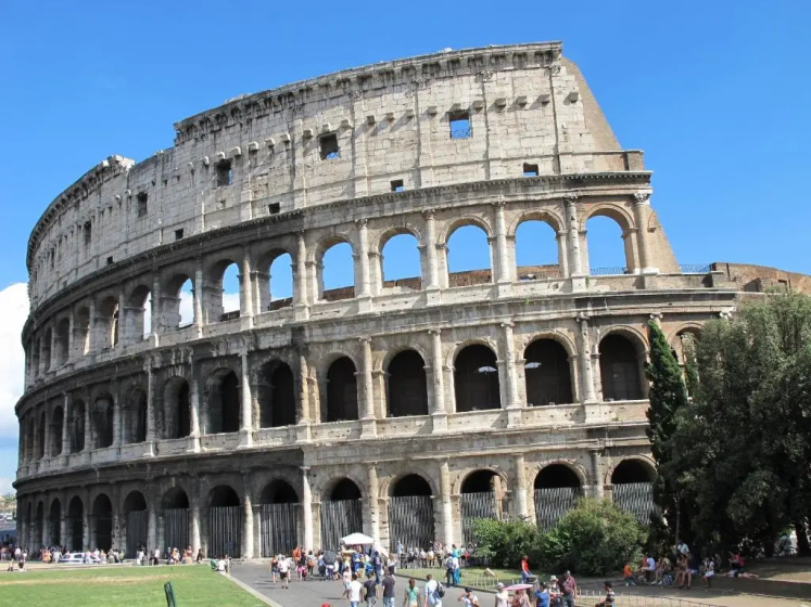 Modern Apartment near Colosseum — отель в Риме, Италия