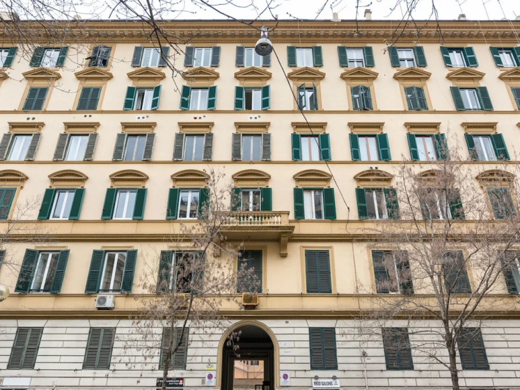 Elegant Apartment in Heart of Rome near Vatican — отель с удобствами в Риме