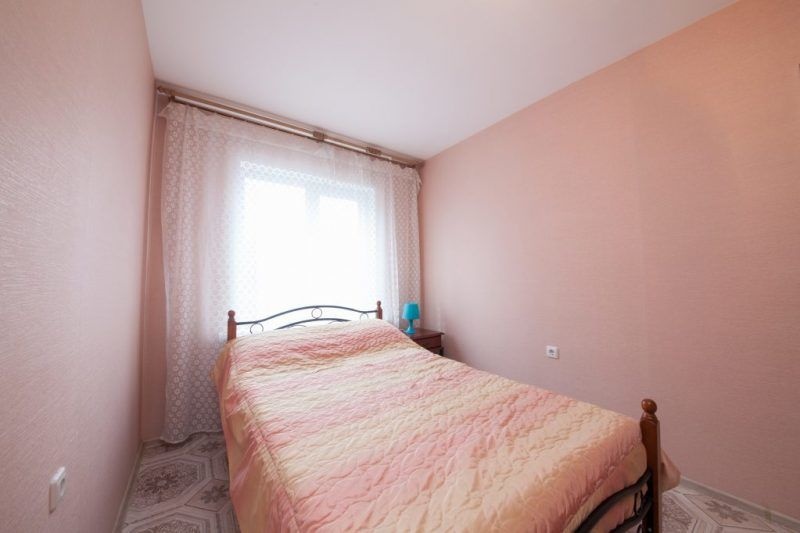 Apartments Kvartirov on str. Zheleznodorozhnikov, 8 — отель с удобным расположением в Красноярске