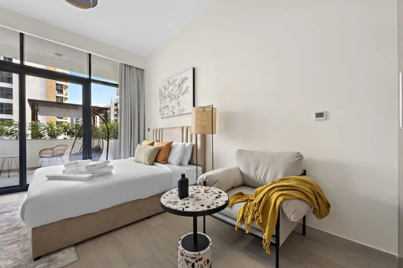 WelHome - Your Dubai Getaway: Cozy Studio at Azizi Rivera 4 — забронировать отель в Дубае