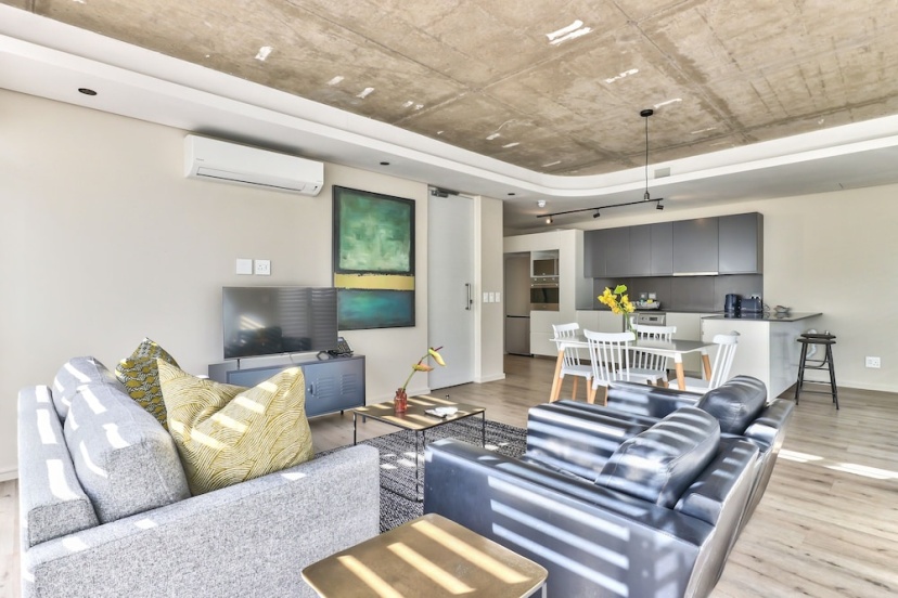 Цены на Luxury 2 Bedroom With Balcony в Кейптауне