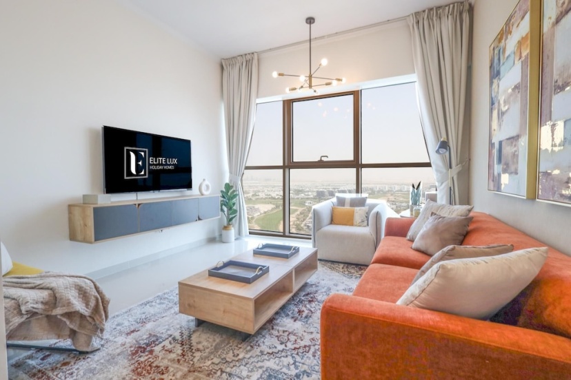 Elite LUX Holiday Homes - Serene Golf View Living 1 BHK in Damac Hills Dubai — отель в Дубае, Объединенные Арабские Эмираты