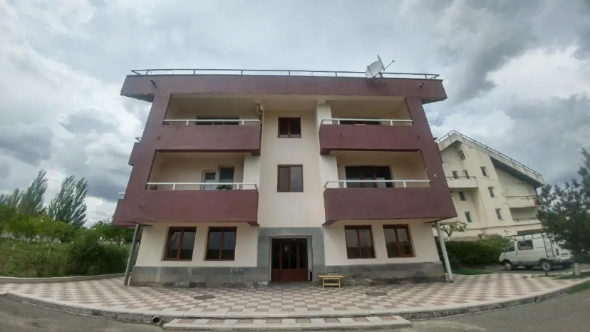 Сравните цены на Otel' Cross Apartments and Tours в Ереван
