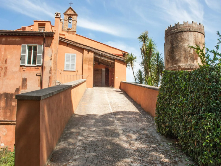 Castello del Duca - Conte Comfort Suite — комфортный отель в Риме
