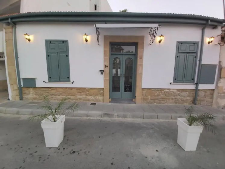 Magdalene's City House Inn — забронировать отель в Ларнака