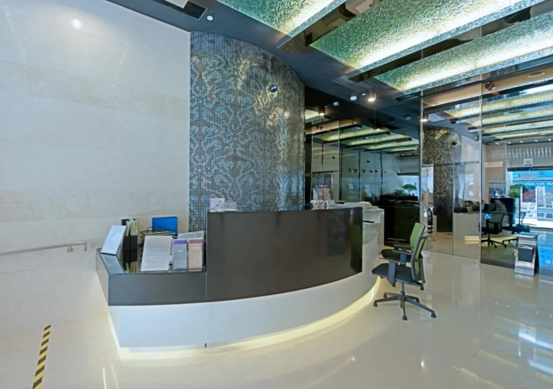 The Bauhinia Hotel - Central — комфортный отель в Гонконг