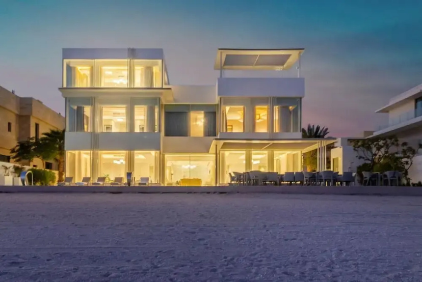 Beachfront 5BR Villa w Jacuzzi Pool on the Palm — отзывы гостей и цены