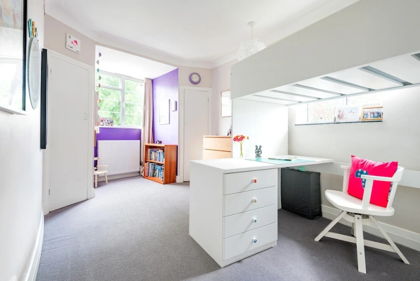 Цены на Majestic Home With Beautiful Garden in North West London by Underthedoormat в Лондоне