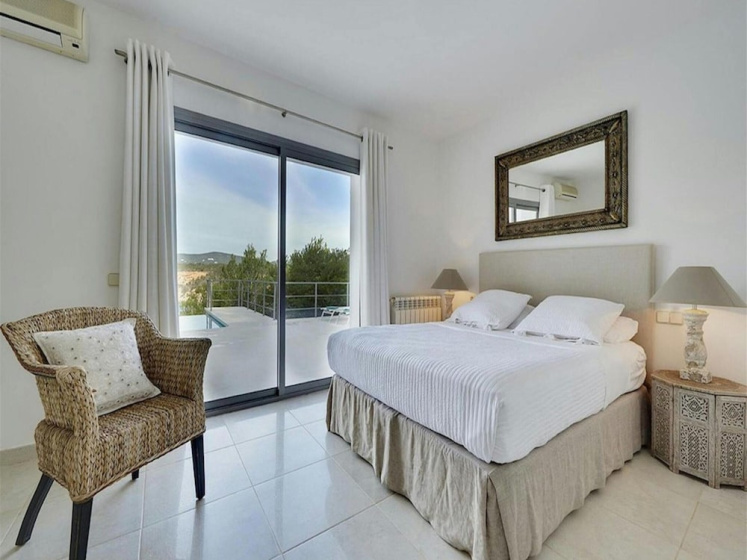 Цены на Villa in Porroig With Stunning Sea Views в Мадриде