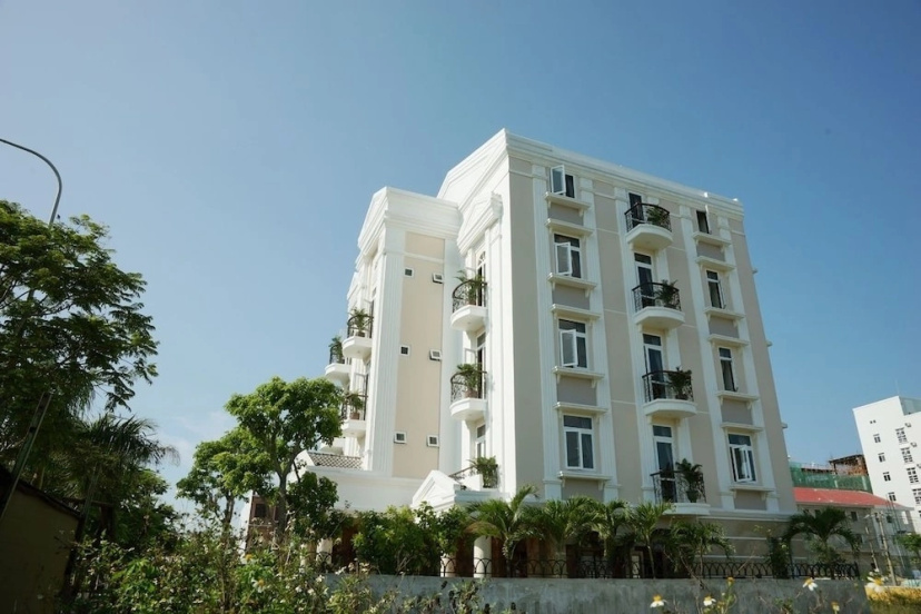 L Na Villa Hotel — отель с удобствами в Дананге