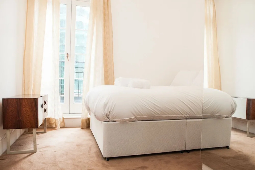 2 Bedroom Apartment Within Walking Distance to Hyde Park — отель с удобствами в Лондоне