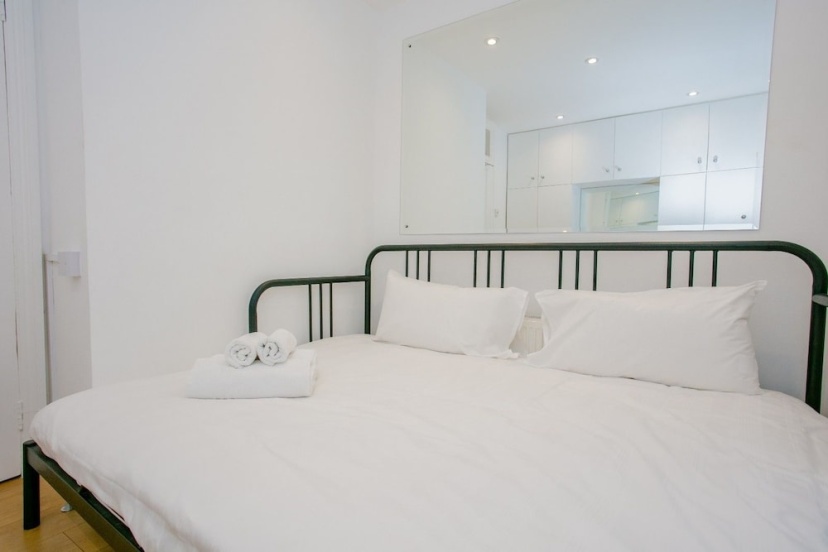 Modern Flat in West Kensington — комфортный отель в Лондоне