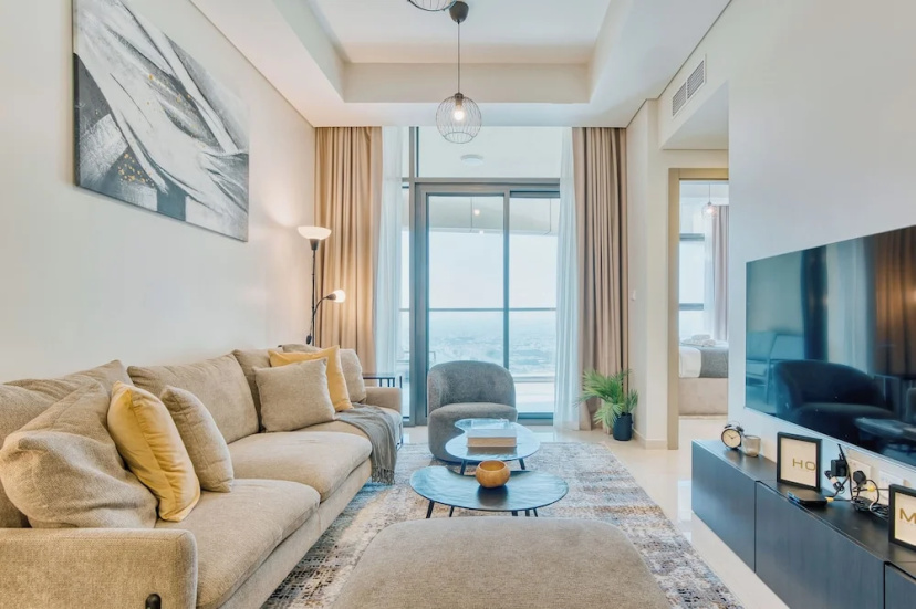 PVH - Contemporary 2BR - Aykon Tower C — отель с удобным расположением в Дубае