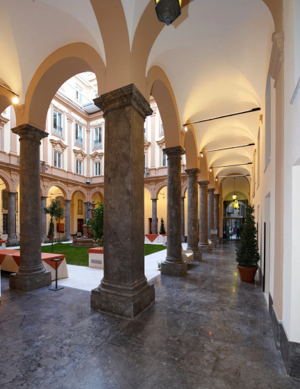 Grand Hotel Piazza Borsa 4 — отель в Палермо, Италия